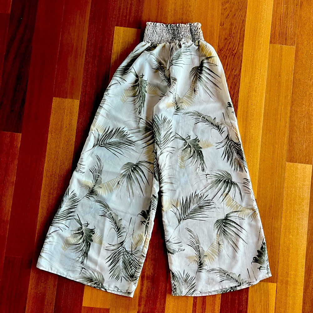 SHEIN pants. Cute for travel to exotic place